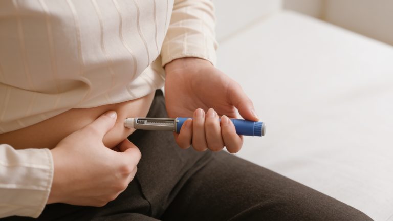 Les médicaments GLP-1 associés à un risque accru d&rsquo;hypotension : une étude révèle des implications préoccupantes