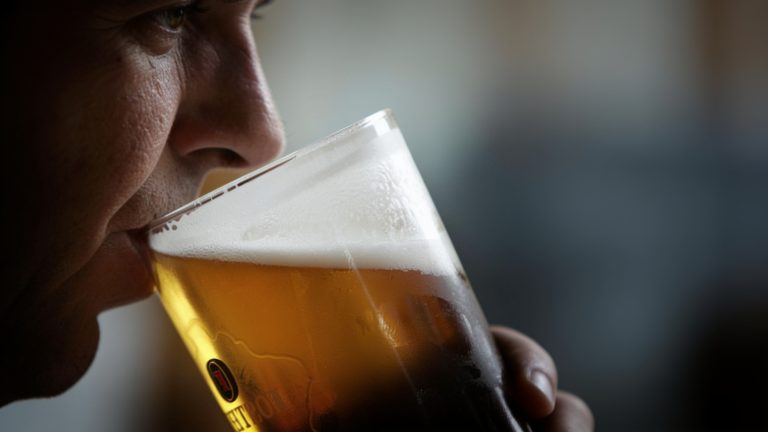 Une avancée prometteuse : le semaglutide oral pourrait traiter le trouble de l’usage d’alcool